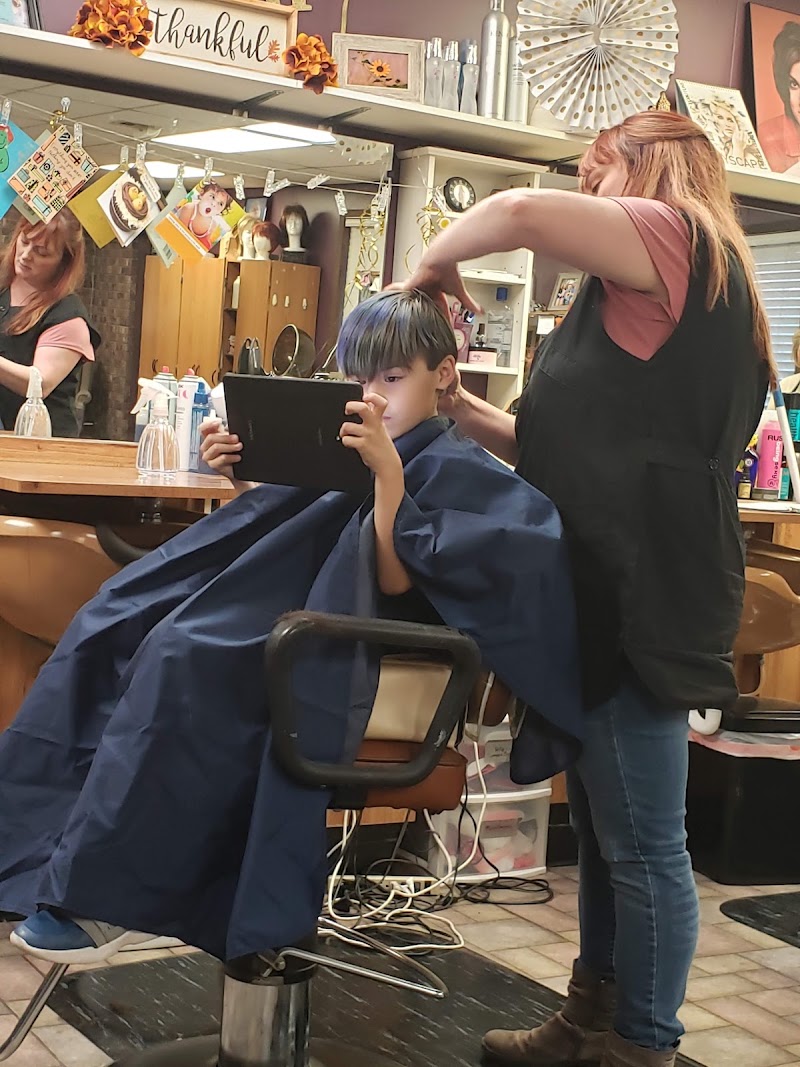 Hair Central, beauty salon in Great Bend, KS, photo 5 of 10