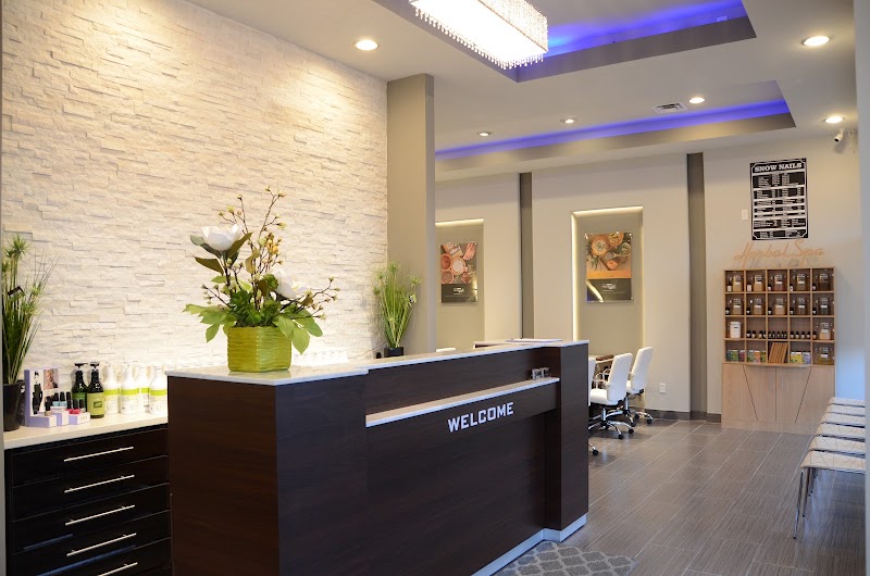 Snow Nails and Spa, nail salon in Fairfield, OH, photo 2 of 10
