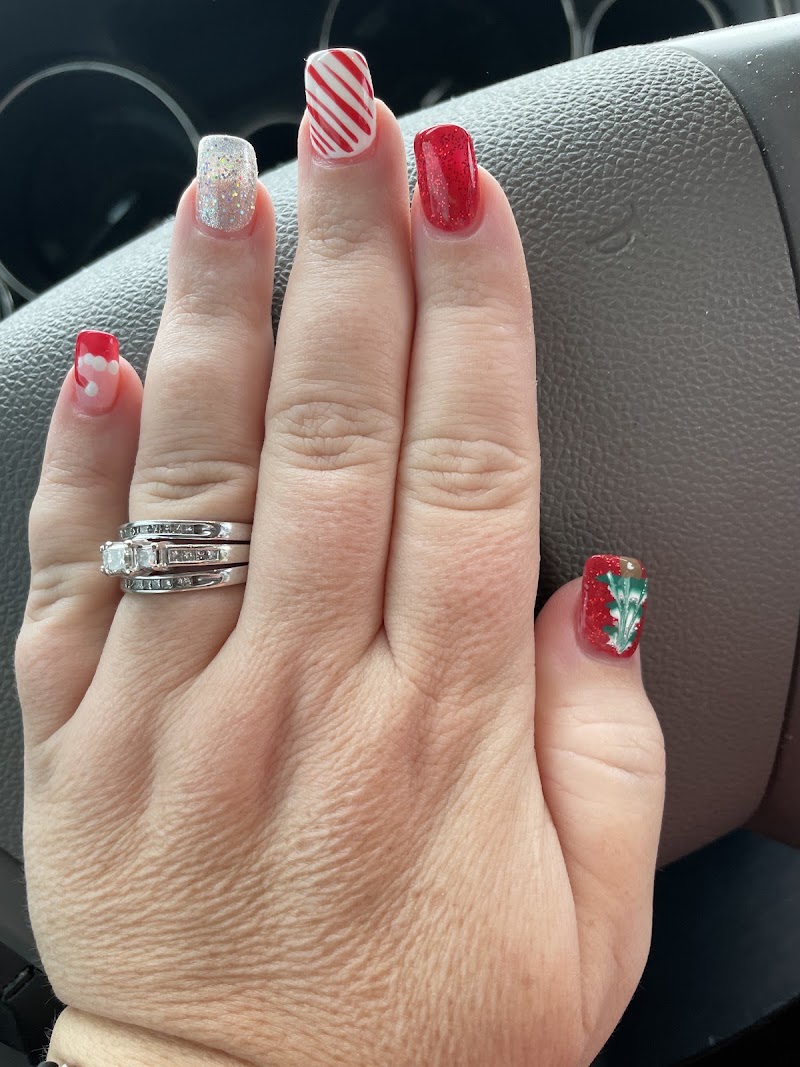 Snow Nails and Spa, nail salon in Fairfield, OH, photo 4 of 10