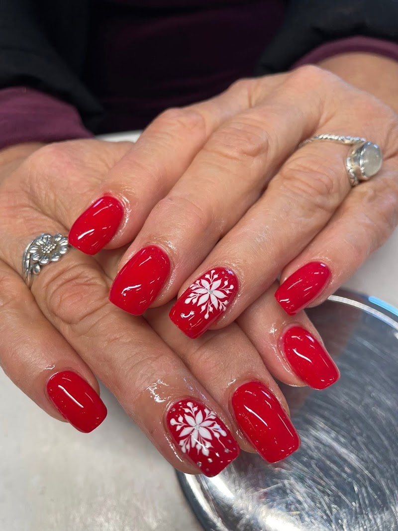 Trendy Nail Spa, nail salon in Lockport, NY, photo 3 of 10