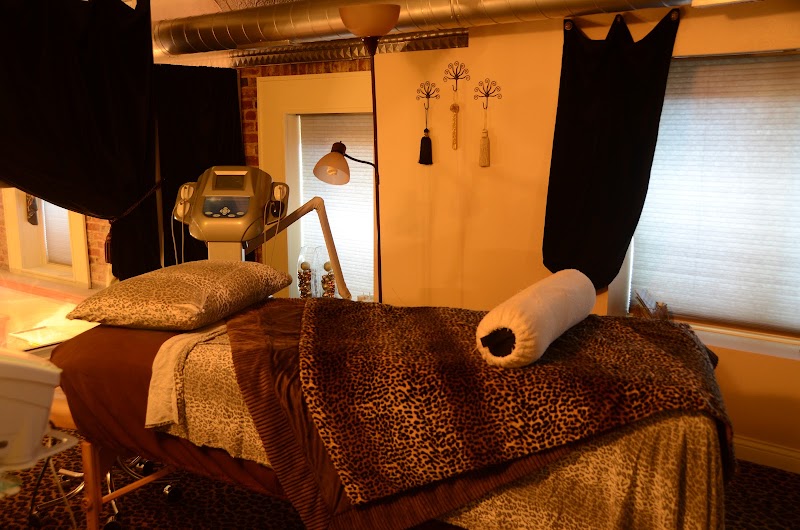 Styltique Salon & Day Spa, beauty salon in Burlington, IA, photo 2 of 10