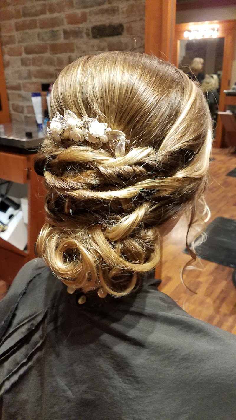 Styltique Salon & Day Spa, beauty salon in Burlington, IA, photo 6 of 10