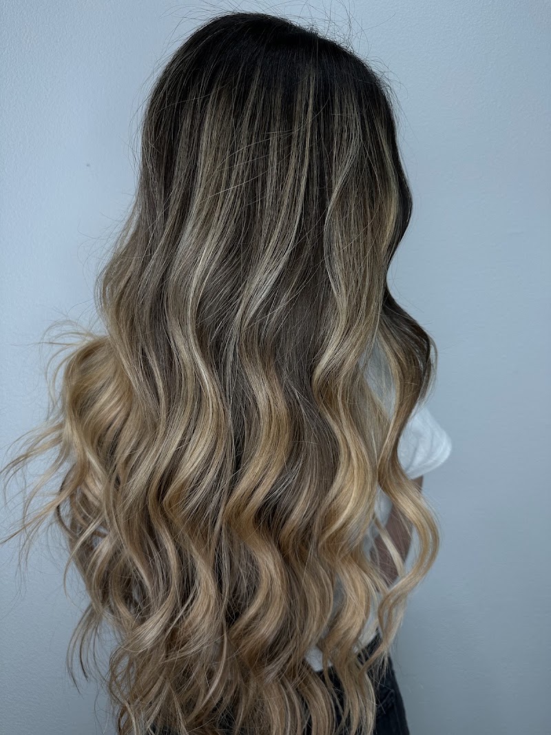 J & Frank Professional Hairstylists, hair salon in Yuma, AZ, photo 4 of 10