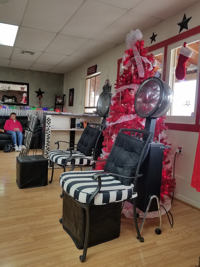 THE Sassy Seale Hair Salon, hair salon in Yuma, AZ, photo 4 of 10