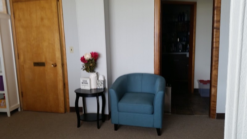 HNE Salon, beauty salon in Coos Bay, OR, photo 3 of 6