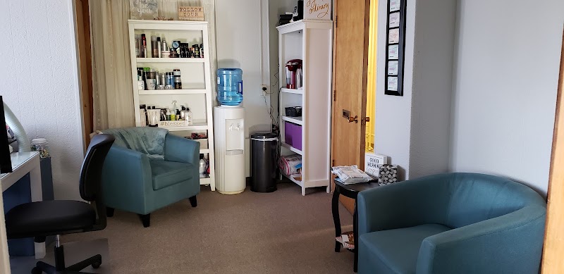 HNE Salon, beauty salon in Coos Bay, OR, photo 5 of 6