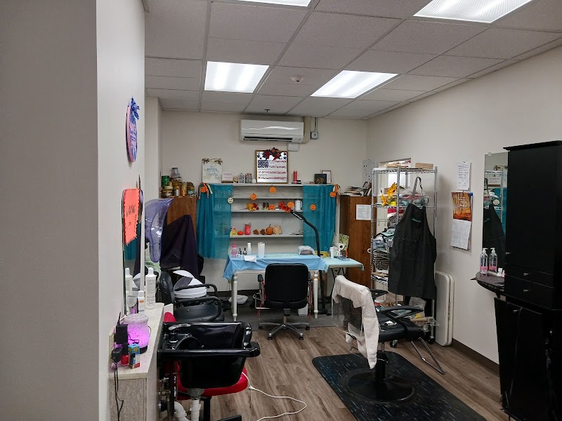 A WILD HAIR, beauty salon in Hoquiam, WA, photo 4 of 10