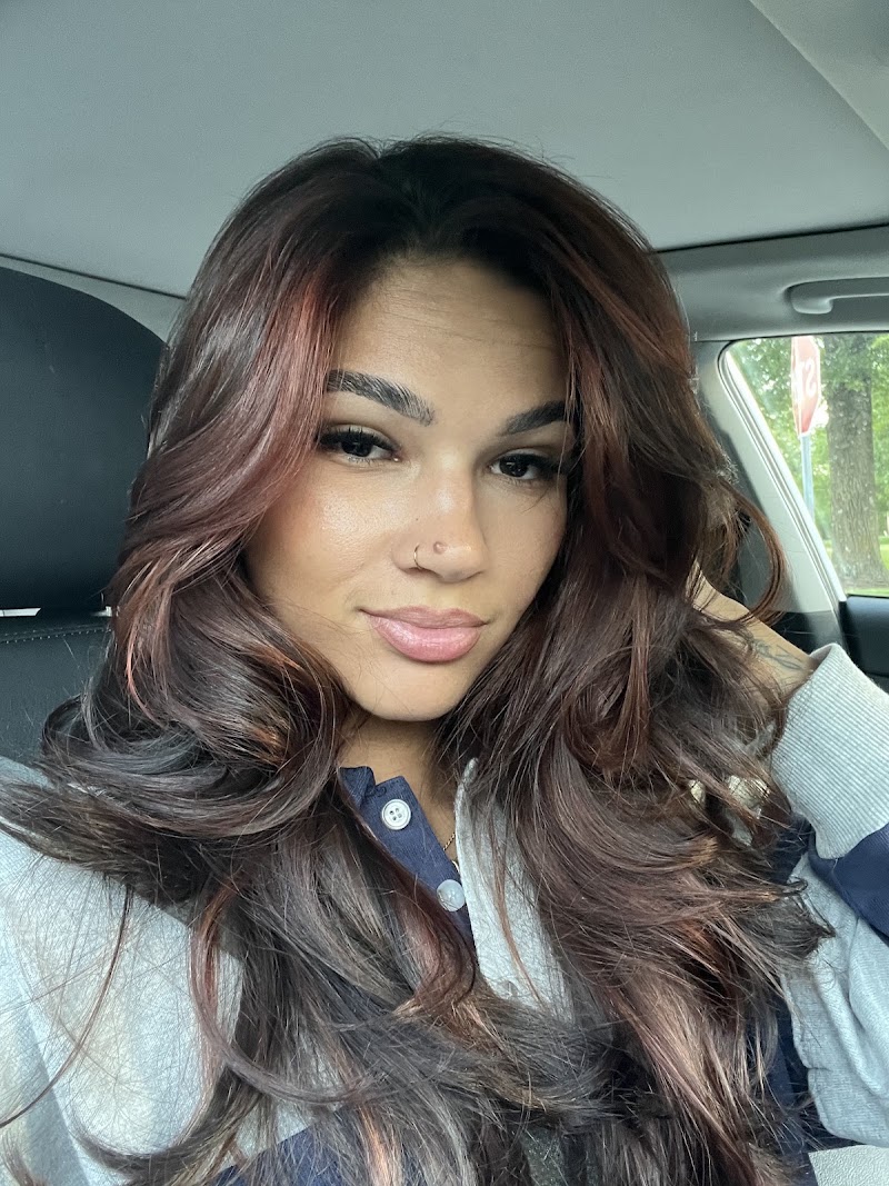 Salon Color, beauty salon in Woodbridge Township, NJ, photo 1 of 3