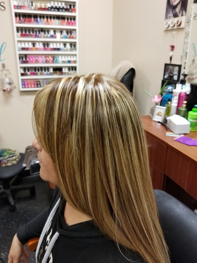 Shear Hair Design, beauty salon in Bullhead City, AZ, photo 2 of 5