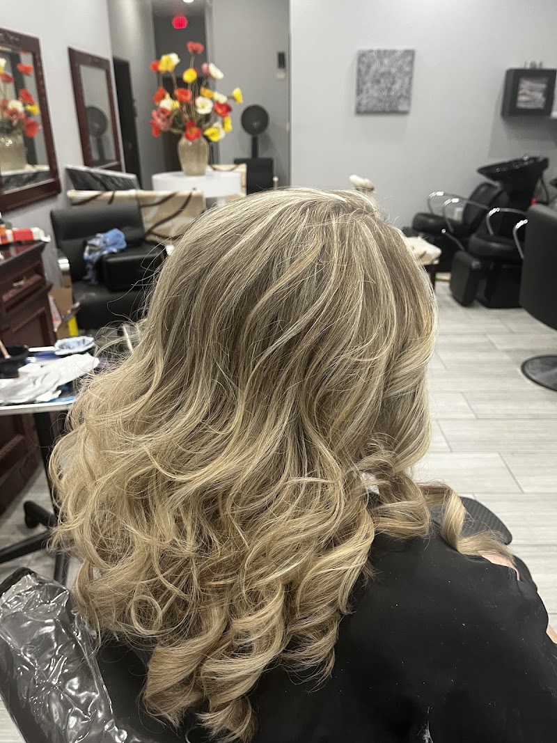 Sunny Sayarath Hair Stylist, hair salon in Maricopa, AZ, photo 6 of 10