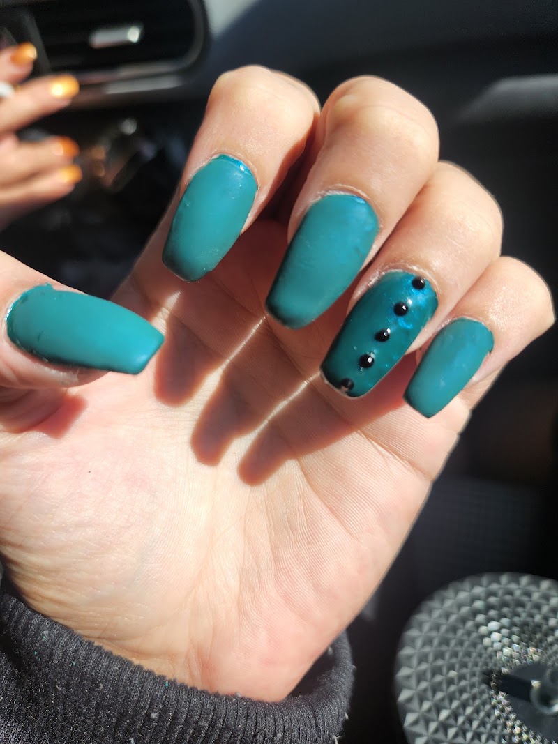 Hot Nail Salon, nail salon in Shamokin, PA, photo 3 of 6