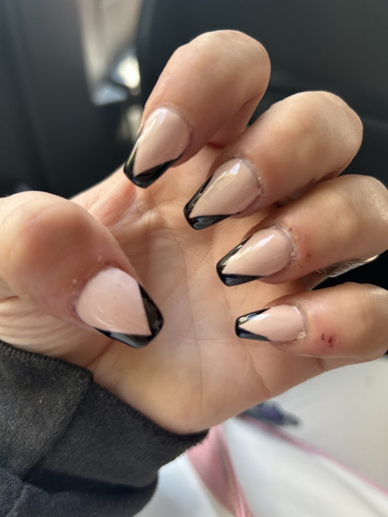 Hot Nail Salon, nail salon in Shamokin, PA, photo 6 of 6