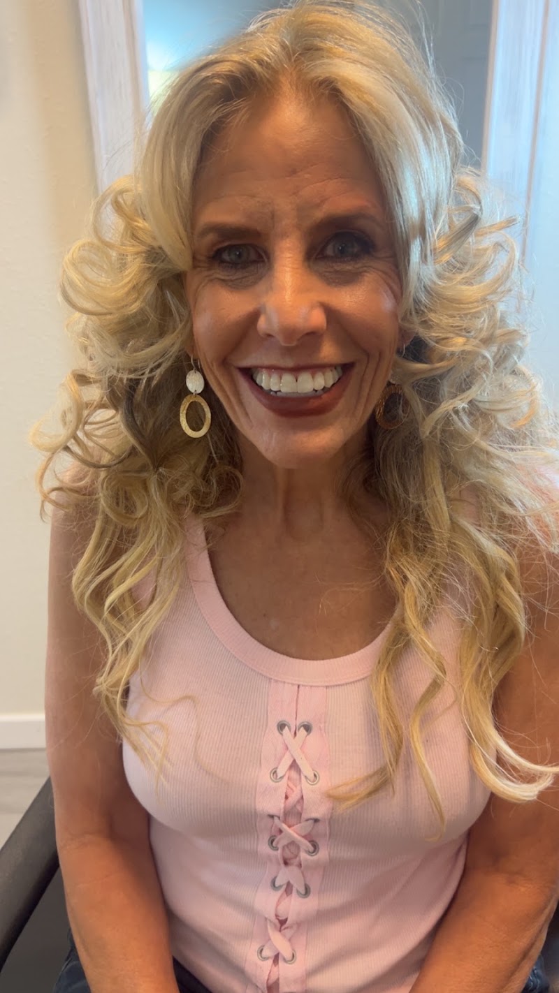 Encanto Bridal Hair and Makeup, beauty salon in Longmont, CO, photo 6 of 10