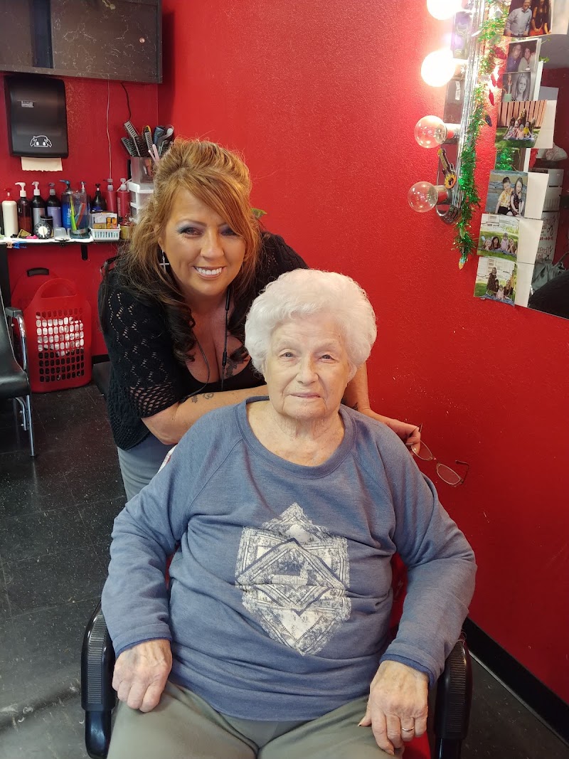 Hartsoe's Hair Designs, beauty salon in Collinsville, IL, photo 1 of 7