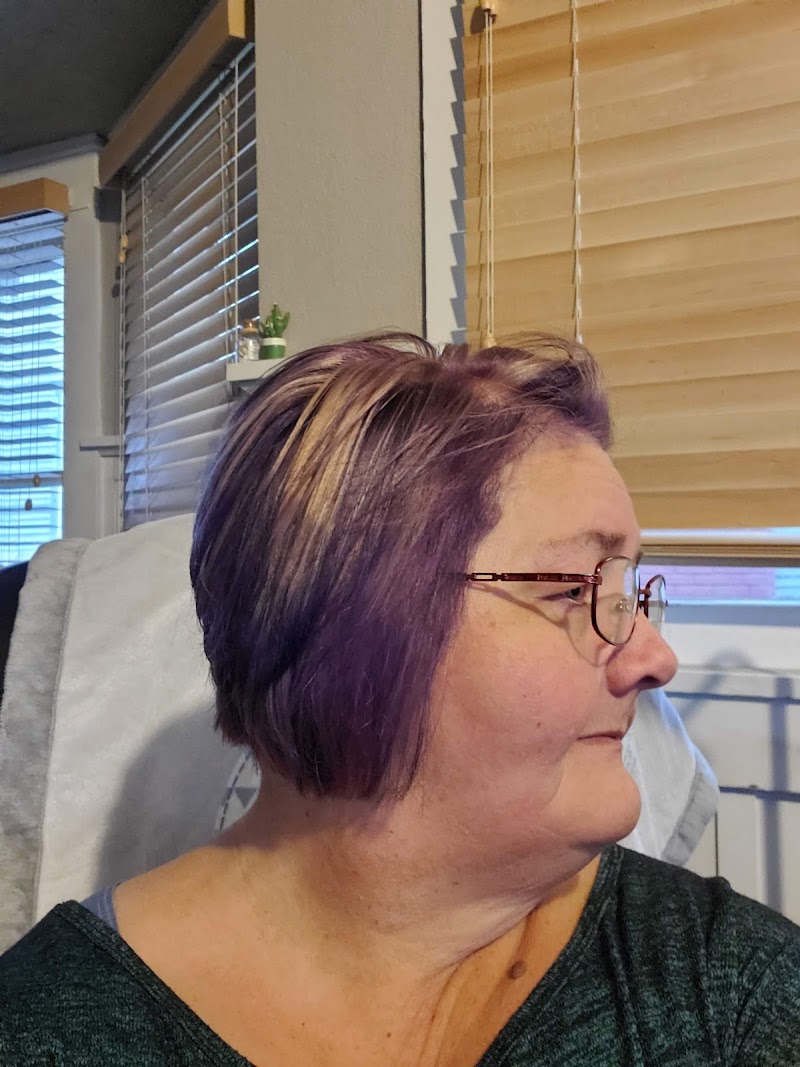 Vicky's Salon, beauty salon in Hutchinson, KS, photo 2 of 3