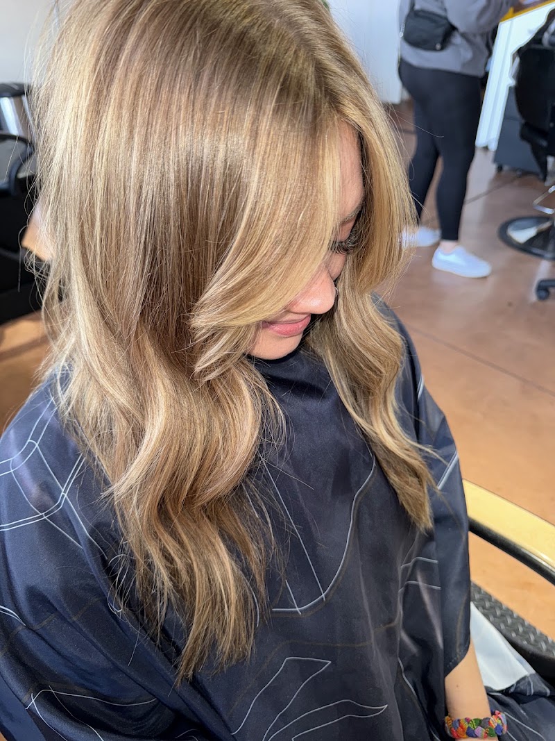 Salon La Figlia, beauty salon in Astoria, OR, photo 6 of 9