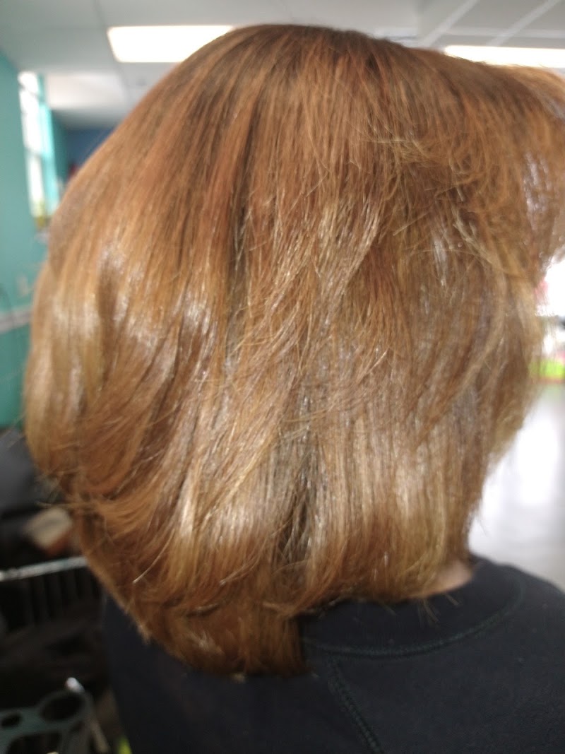 Dominican Touch Unisex Salon, beauty salon in Camden, NJ, photo 3 of 10