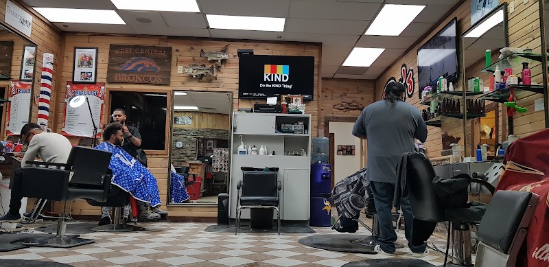 Pep's Barber Shop & Salon, barber shop in Willmar, MN, photo 3 of 10