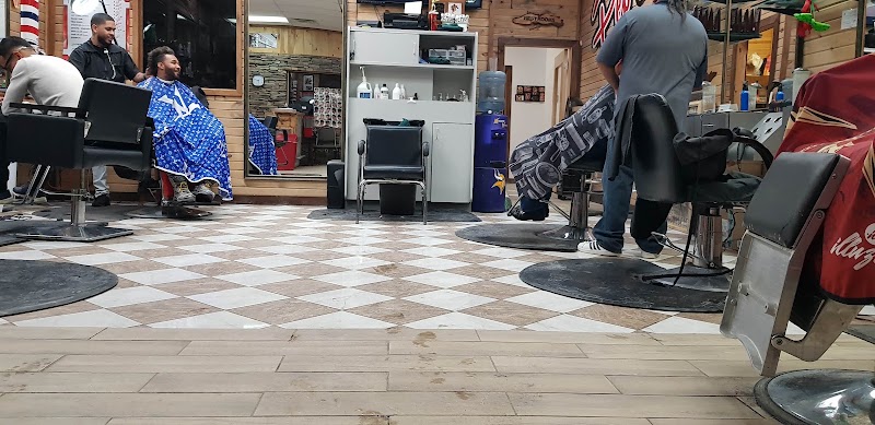 Pep's Barber Shop & Salon, barber shop in Willmar, MN, photo 4 of 10