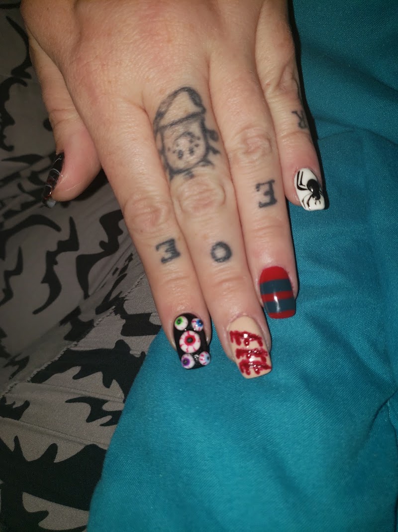 Diamond Nails, nail salon in Lakewood, OH, photo 6 of 10