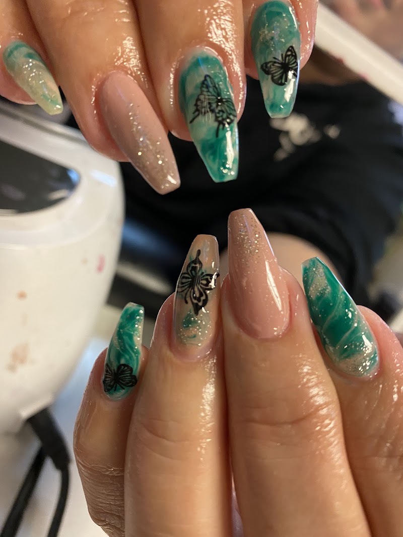 Trendz Beauty & Salon, nail salon in Salida, CA, photo 2 of 10