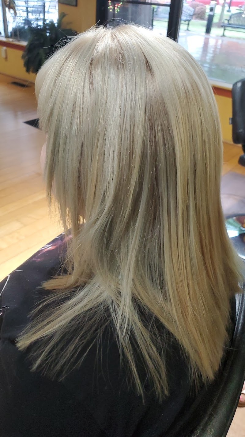 Amburn & Co Salon, beauty salon in Danville, VA, photo 3 of 5
