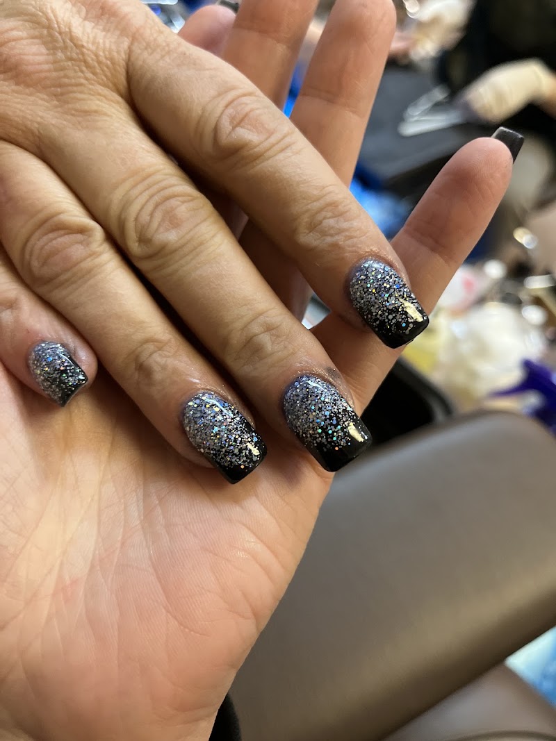Discount nails & spa, nail salon in Sterling, CO, photo 1 of 10