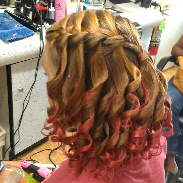Dominican Hair Evolution Beauty Salon, beauty salon in Woodbridge Township, NJ, photo 5 of 10