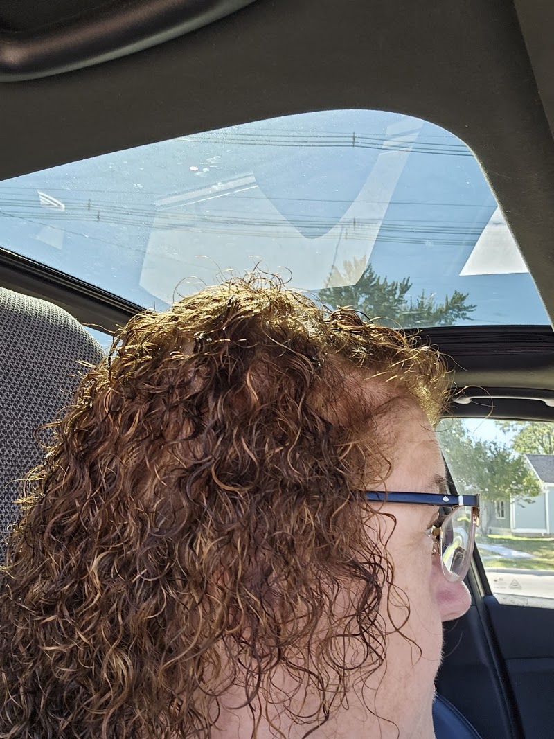 2 Pair of Shears, beauty salon in Hastings, NE, photo 2 of 4