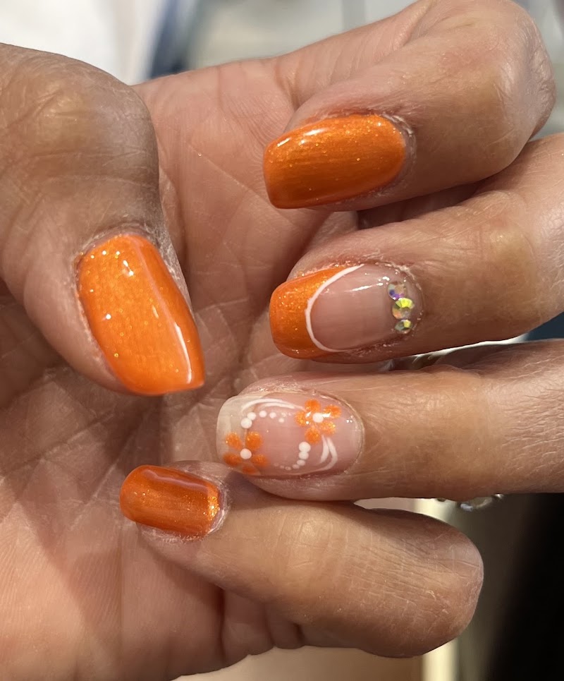 Hollywood Nails and Spa, nail salon in Sandusky, OH, photo 5 of 5