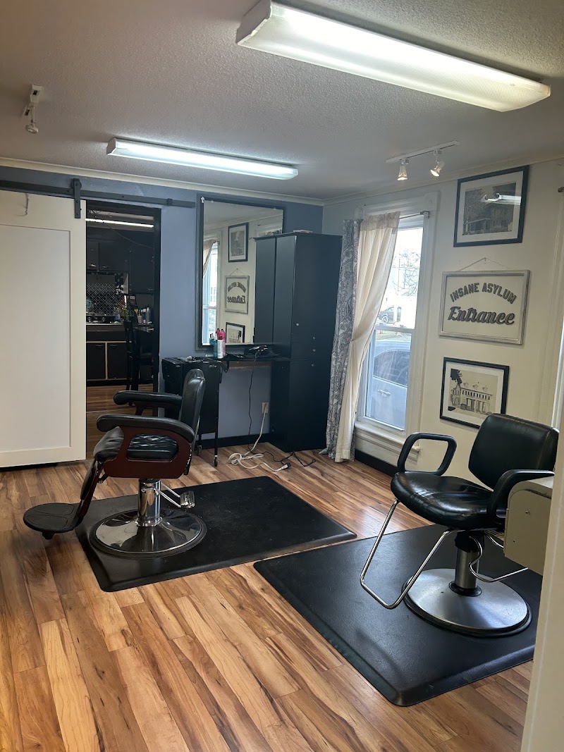 Capelli Salon, nail salon in Lockport, NY, photo 4 of 7