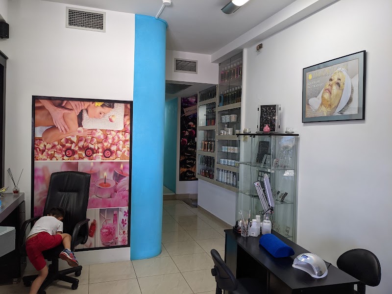 BEAUTY & STYLE CGR, spa in Thira, Greece, photo 2 of 10