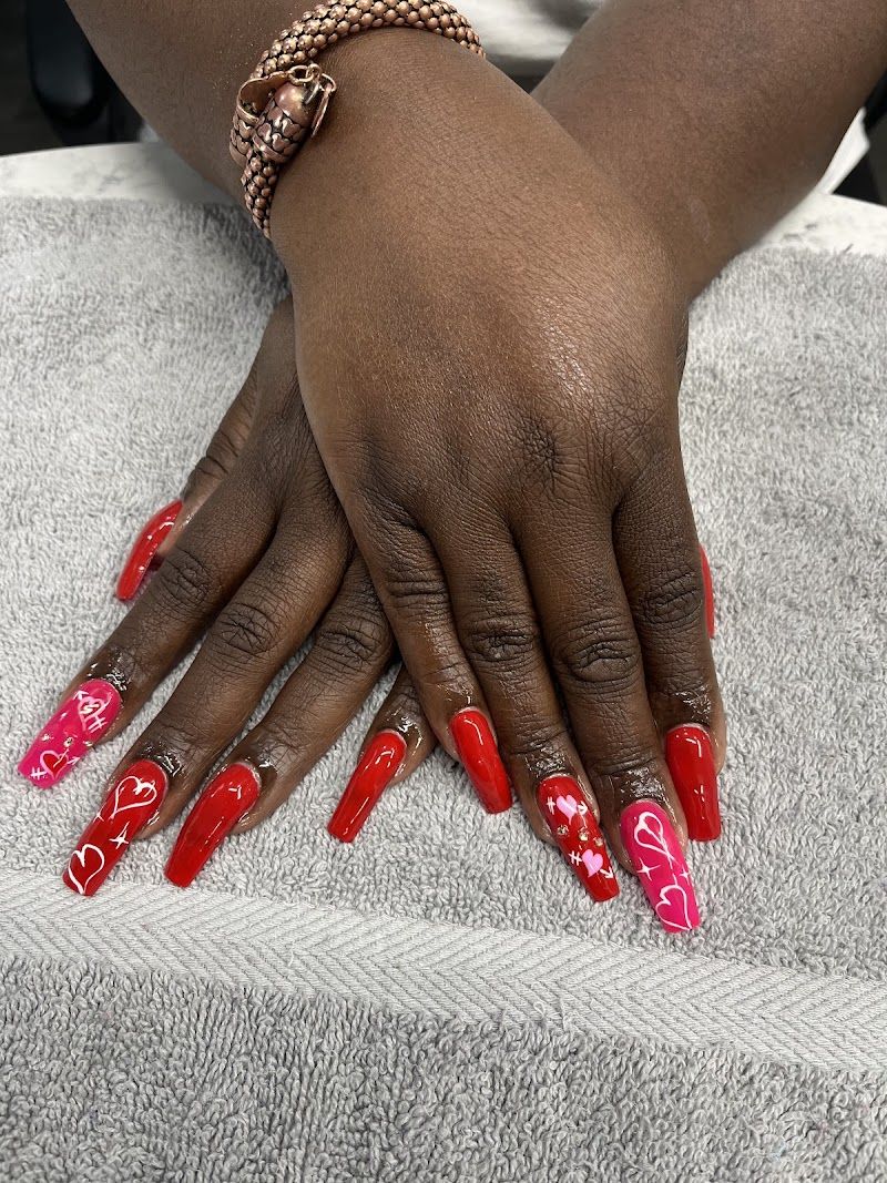 Magic Comb Beauty Spa, nail salon in Goldsboro, NC, photo 3 of 10
