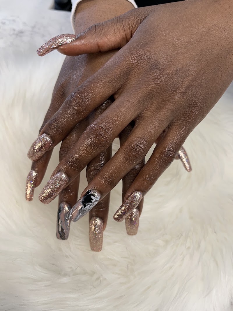 Magic Comb Beauty Spa, nail salon in Goldsboro, NC, photo 4 of 10