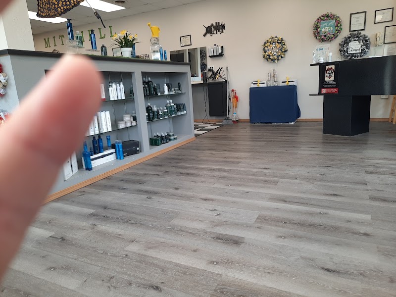Head Shed, beauty salon in Clinton, IA, photo 2 of 10