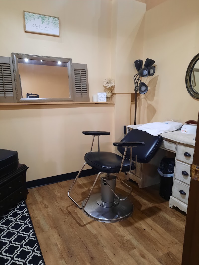 Hairbender, beauty salon in Scottsbluff, NE, photo 1 of 10