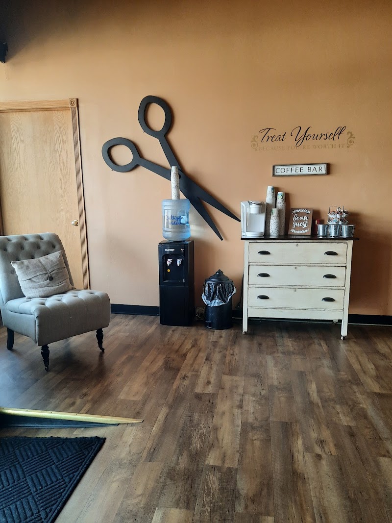 Hairbender, beauty salon in Scottsbluff, NE, photo 2 of 10