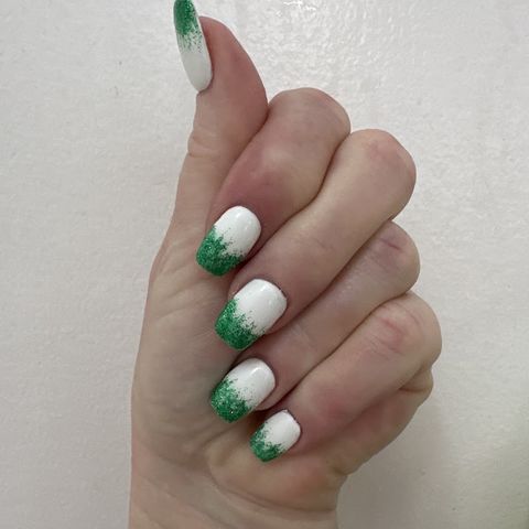 2000 Nails, nail salon in Youngstown, OH