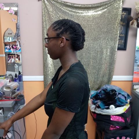 A New U Beauty Salon, beauty salon in Belleville, IL