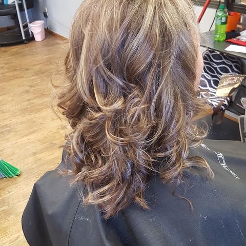 Cut N Style, beauty salon in Columbus, NE