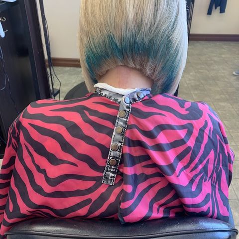 Cutting edge hair salon, beauty salon in Newport, OR