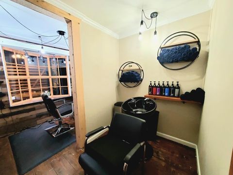 Designers Club, hair salon in Belleville, IL