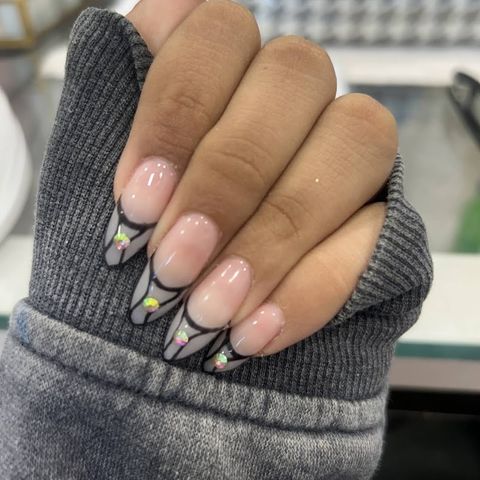 Enamel Nail Studio, nail salon in Gurugram, India
