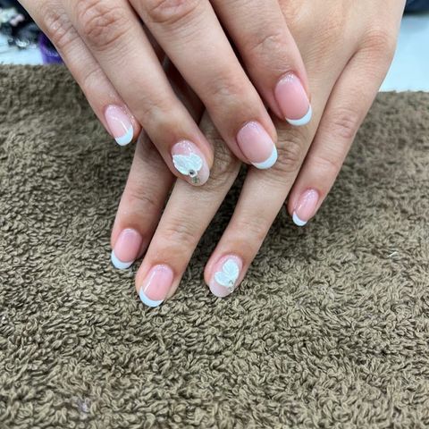 Enamel Nail Studio, nail salon in Gurugram, India