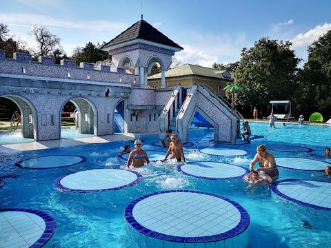 "Gombás medence", spa in Eger, Hungary