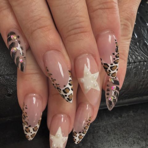 Hollywood Nails & Spa, nail salon in Pullman, WA