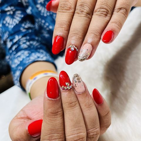 Mona's Art - The Nail Studio- Eyelash - permanent make up in vadodara, nail salon in Vadodara, India