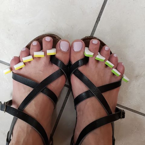 Nails 2000, nail salon in Freehold, NJ