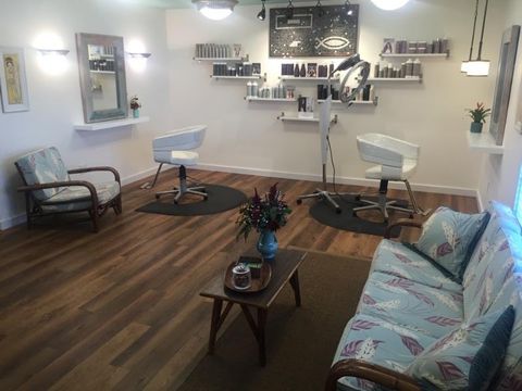 Surf Salon, beauty salon in Hood River, OR