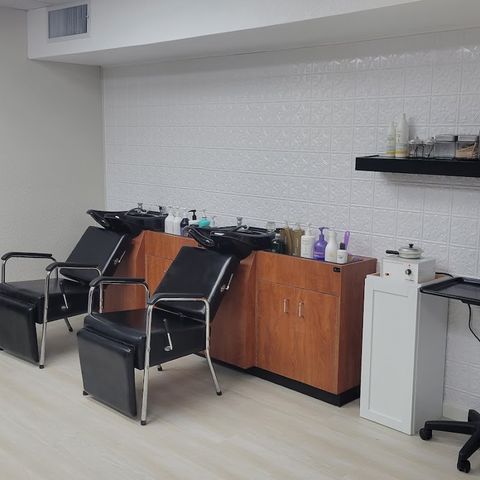Venus Salon, beauty salon in Hutchinson, MN